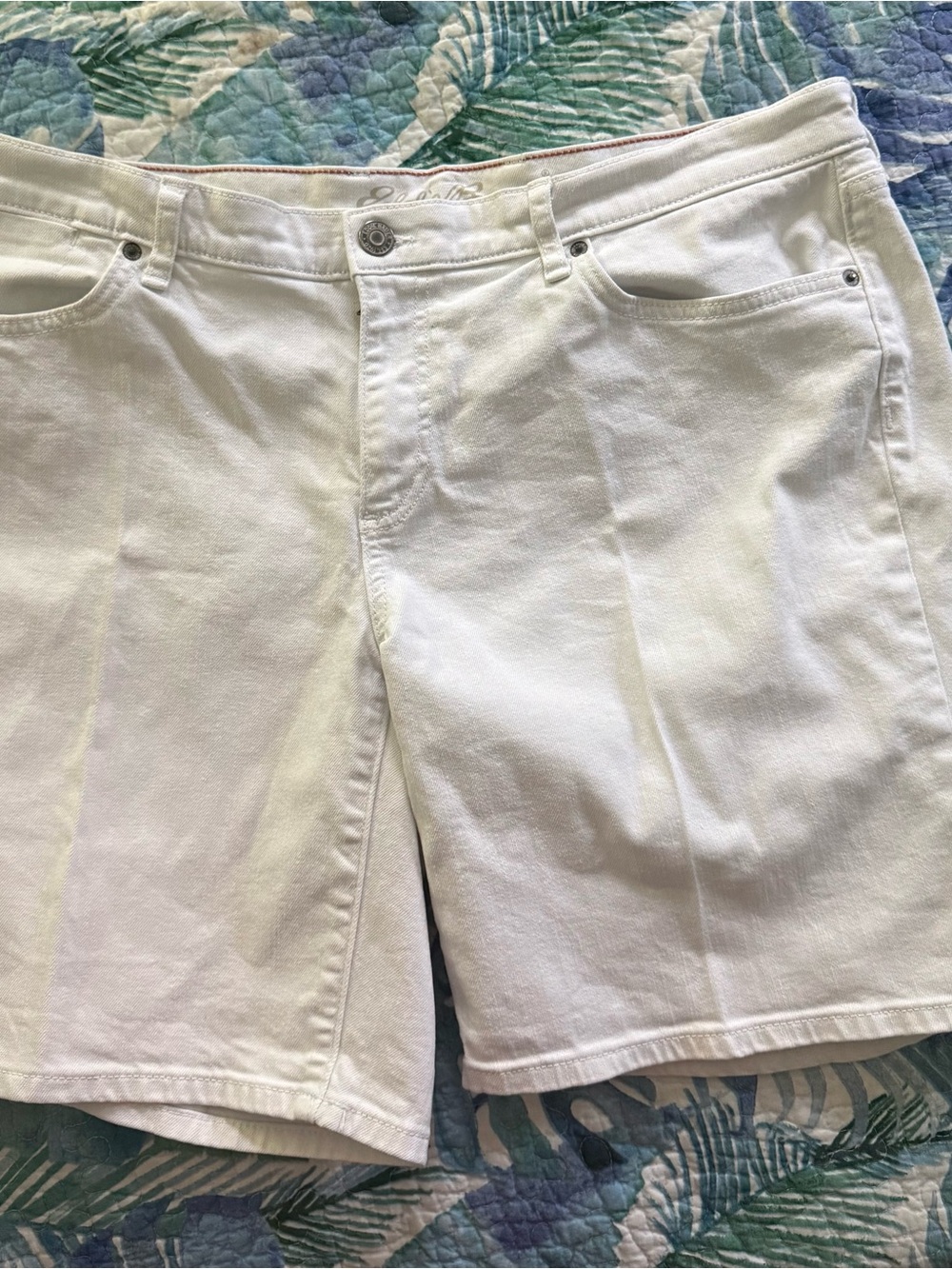 Eddie Bauer Off-White Denim Shorts Size 14